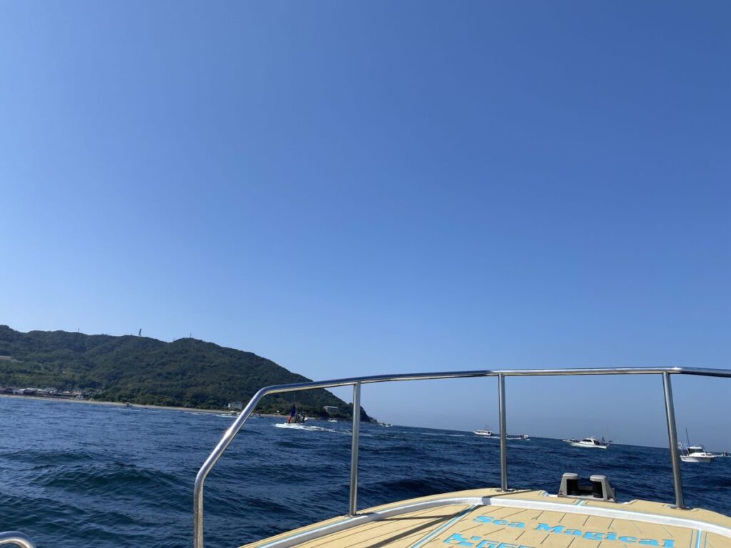 周りの船ではポツポツ釣れてる